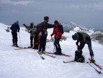 SKIALP ARENA NZK TAURY, Tentokrt jsme se vrtili do Nzkych Taur, kde na ns ekalo fantastick poas a dostatek snhu. Odmnou byly pekrsn vhledy z vrchol a nezapomenuteln sjezdy. A parta byla skvl... Dky Alpono - fotografie 109