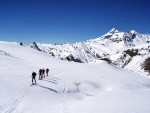 SKIALP ARENA NZK TAURY, Tentokrt jsme se vrtili do Nzkych Taur, kde na ns ekalo fantastick poas a dostatek snhu. Odmnou byly pekrsn vhledy z vrchol a nezapomenuteln sjezdy. A parta byla skvl... Dky Alpono - fotografie 138