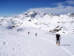 SKIALP ARENA NZK TAURY, Tentokrt jsme se vrtili do Nzkych Taur, kde na ns ekalo fantastick poas a dostatek snhu. Odmnou byly pekrsn vhledy z vrchol a nezapomenuteln sjezdy. A parta byla skvl... Dky Alpono - fotografie 147