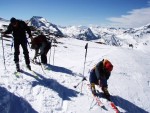 SKIALP ARENA NZK TAURY, Tentokrt jsme se vrtili do Nzkych Taur, kde na ns ekalo fantastick poas a dostatek snhu. Odmnou byly pekrsn vhledy z vrchol a nezapomenuteln sjezdy. A parta byla skvl... Dky Alpono - fotografie 169