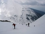 SKIALP ARNA ROHE - Velikonon skialpy, Vborn snhov podmnky, ndhern vhledy, nov zrekonstruovan iarsk chata, uvtac drinky v Ronov, jednika lavinovka a bjen parta. No co dodat, zkrtky super akce. Dky Tatronoi.... - fotografie 165