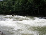 Salza - perla alpskch ek na Yukonech, Opravdu pkn voda a nakonec jsme ani moc nezmokli. S velkou vodou se vichni poprali bravrn. Pes poledne se na ns usmlo i slunko, take jsme se dokonce i oplili.... - fotografie 21