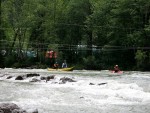 Salza - perla alpskch ek na Yukonech, Opravdu pkn voda a nakonec jsme ani moc nezmokli. S velkou vodou se vichni poprali bravrn. Pes poledne se na ns usmlo i slunko, take jsme se dokonce i oplili.... - fotografie 27