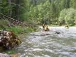 Salza - perla alpskch ek na Yukonech, Opravdu pkn voda a nakonec jsme ani moc nezmokli. S velkou vodou se vichni poprali bravrn. Pes poledne se na ns usmlo i slunko, take jsme se dokonce i oplili.... - fotografie 48