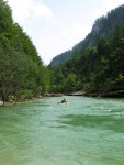 Salza - perla alpskch ek na Yukonech, Opravdu pkn voda a nakonec jsme ani moc nezmokli. S velkou vodou se vichni poprali bravrn. Pes poledne se na ns usmlo i slunko, take jsme se dokonce i oplili.... - fotografie 112