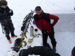 Mega ICE PARTY!, Tak tahle Ice party se fakt povedla. Nádherné počasí, mráz a slunce, sqělá parta, prostě parádní party na ledu! - fotografie 133
