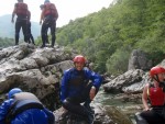 RAFTING, CANYONING a HYDROSPEED v Julskch Alpch, Poasko, stejn jako parta bylo super. Vody akort a zitk milion. Prost bjen kombinace. - fotografie 4