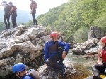 RAFTING, CANYONING a HYDROSPEED v Julskch Alpch, Poasko, stejn jako parta bylo super. Vody akort a zitk milion. Prost bjen kombinace. - fotografie 5