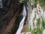 RAFTING, CANYONING a HYDROSPEED v Julskch Alpch, Poasko, stejn jako parta bylo super. Vody akort a zitk milion. Prost bjen kombinace. - fotografie 103