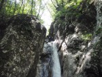 RAFTING, CANYONING a HYDROSPEED v Julskch Alpch, Poasko, stejn jako parta bylo super. Vody akort a zitk milion. Prost bjen kombinace. - fotografie 153