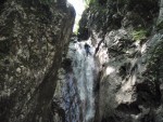 RAFTING, CANYONING a HYDROSPEED v Julskch Alpch, Poasko, stejn jako parta bylo super. Vody akort a zitk milion. Prost bjen kombinace. - fotografie 168