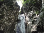 RAFTING, CANYONING a HYDROSPEED v Julskch Alpch, Poasko, stejn jako parta bylo super. Vody akort a zitk milion. Prost bjen kombinace. - fotografie 171