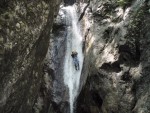 RAFTING, CANYONING a HYDROSPEED v Julskch Alpch, Poasko, stejn jako parta bylo super. Vody akort a zitk milion. Prost bjen kombinace. - fotografie 176