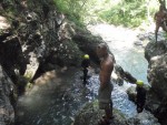 RAFTING, CANYONING a HYDROSPEED v Julskch Alpch, Poasko, stejn jako parta bylo super. Vody akort a zitk milion. Prost bjen kombinace. - fotografie 191