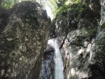 RAFTING, CANYONING a HYDROSPEED v Julskch Alpch, Poasko, stejn jako parta bylo super. Vody akort a zitk milion. Prost bjen kombinace. - fotografie 194