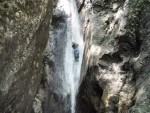 RAFTING, CANYONING a HYDROSPEED v Julskch Alpch, Poasko, stejn jako parta bylo super. Vody akort a zitk milion. Prost bjen kombinace. - fotografie 201