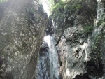 RAFTING, CANYONING a HYDROSPEED v Julskch Alpch, Poasko, stejn jako parta bylo super. Vody akort a zitk milion. Prost bjen kombinace. - fotografie 204