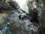 RAFTING, CANYONING a HYDROSPEED v Julskch Alpch, Poasko, stejn jako parta bylo super. Vody akort a zitk milion. Prost bjen kombinace. - fotografie 210