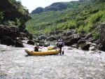 RAFTING TARA 2008 - expedin rafting, Tak toto byl opravdu extrmn zitek. V ern hoe napadl snh..... Statenost astnk vak byla nezlomn! - fotografie 66