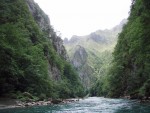 RAFTING TARA 2008 - expedin rafting, Tak toto byl opravdu extrmn zitek. V ern hoe napadl snh..... Statenost astnk vak byla nezlomn! - fotografie 300