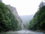 RAFTING TARA 2008 - expedin rafting, Tak toto byl opravdu extrmn zitek. V ern hoe napadl snh..... Statenost astnk vak byla nezlomn! - fotografie 308