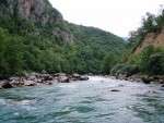 RAFTING TARA 2008 - expedin rafting, Tak toto byl opravdu extrmn zitek. V ern hoe napadl snh..... Statenost astnk vak byla nezlomn! - fotografie 349