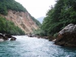 RAFTING TARA 2008 - expedin rafting, Tak toto byl opravdu extrmn zitek. V ern hoe napadl snh..... Statenost astnk vak byla nezlomn! - fotografie 355