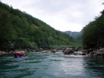 RAFTING TARA 2008 - expedin rafting, Tak toto byl opravdu extrmn zitek. V ern hoe napadl snh..... Statenost astnk vak byla nezlomn! - fotografie 360