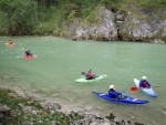 Kajakov kola SALZA 2008, Poas tentokrt provilo houevnatost tmu a nechalo vem na rozmylenou, jestli je kajak opravdu to prav. Zima a dt v sobotu a v nedli zvedli vodu a tak nedln pojedn stlo za to. - fotografie 24