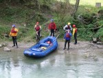 Posledn podzimn rafting, Na zvr sezny se sela na raftech bezvadn parta. I pi nich stavech vody jsme si raftovn pardn uili. - fotografie 4