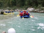 Posledn podzimn rafting, Na zvr sezny se sela na raftech bezvadn parta. I pi nich stavech vody jsme si raftovn pardn uili. - fotografie 17