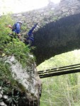 Posledn podzimn rafting, Na zvr sezny se sela na raftech bezvadn parta. I pi nich stavech vody jsme si raftovn pardn uili. - fotografie 45