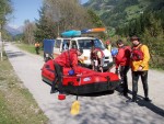 Posledn podzimn rafting, Na zvr sezny se sela na raftech bezvadn parta. I pi nich stavech vody jsme si raftovn pardn uili. - fotografie 56