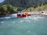 Posledn podzimn rafting, Na zvr sezny se sela na raftech bezvadn parta. I pi nich stavech vody jsme si raftovn pardn uili. - fotografie 61