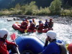 Posledn podzimn rafting, Na zvr sezny se sela na raftech bezvadn parta. I pi nich stavech vody jsme si raftovn pardn uili. - fotografie 65